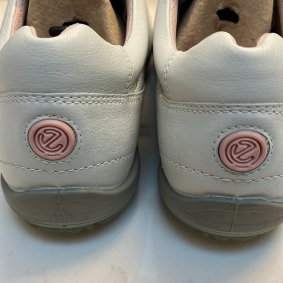 Ecco Golf Shoes - Picture 4 of 6